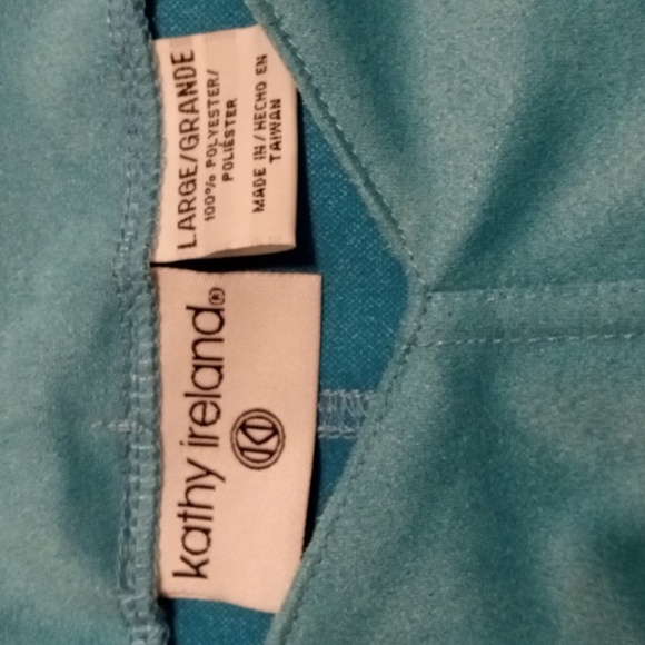 ✨Kathy Ireland Sleeveless Top - Picture 2 of 2